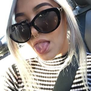 Meet your Posher, Julia